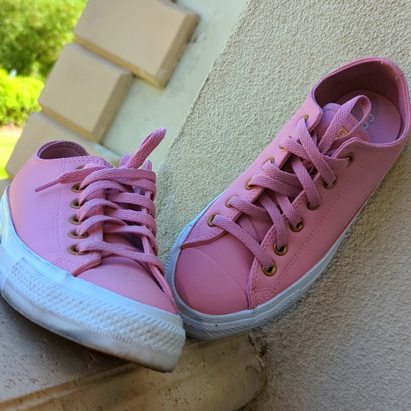 Pink Leather 🌷 - Picture 2 of 4